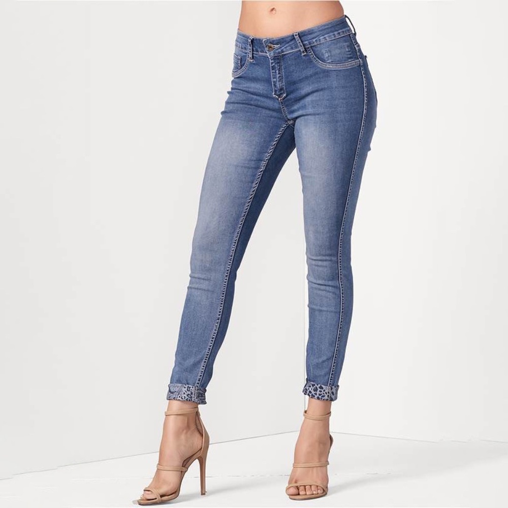 🍀 4 for $24: VENUS Reversible Jeans size S